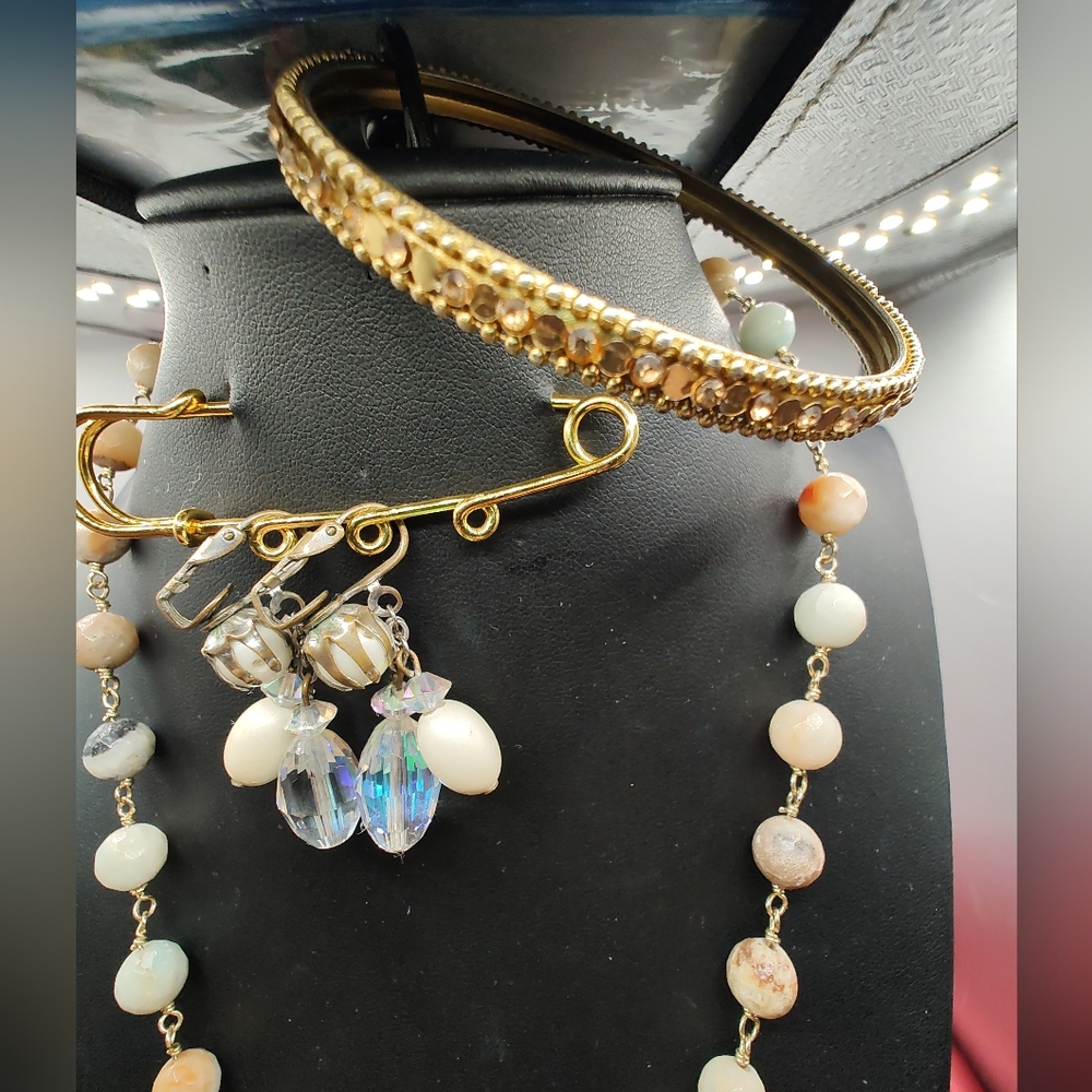 Vintage Gold Tone Chain Link Stone & Crystal Necklace Screw Back Crystal Earring - Picture 7 of 8